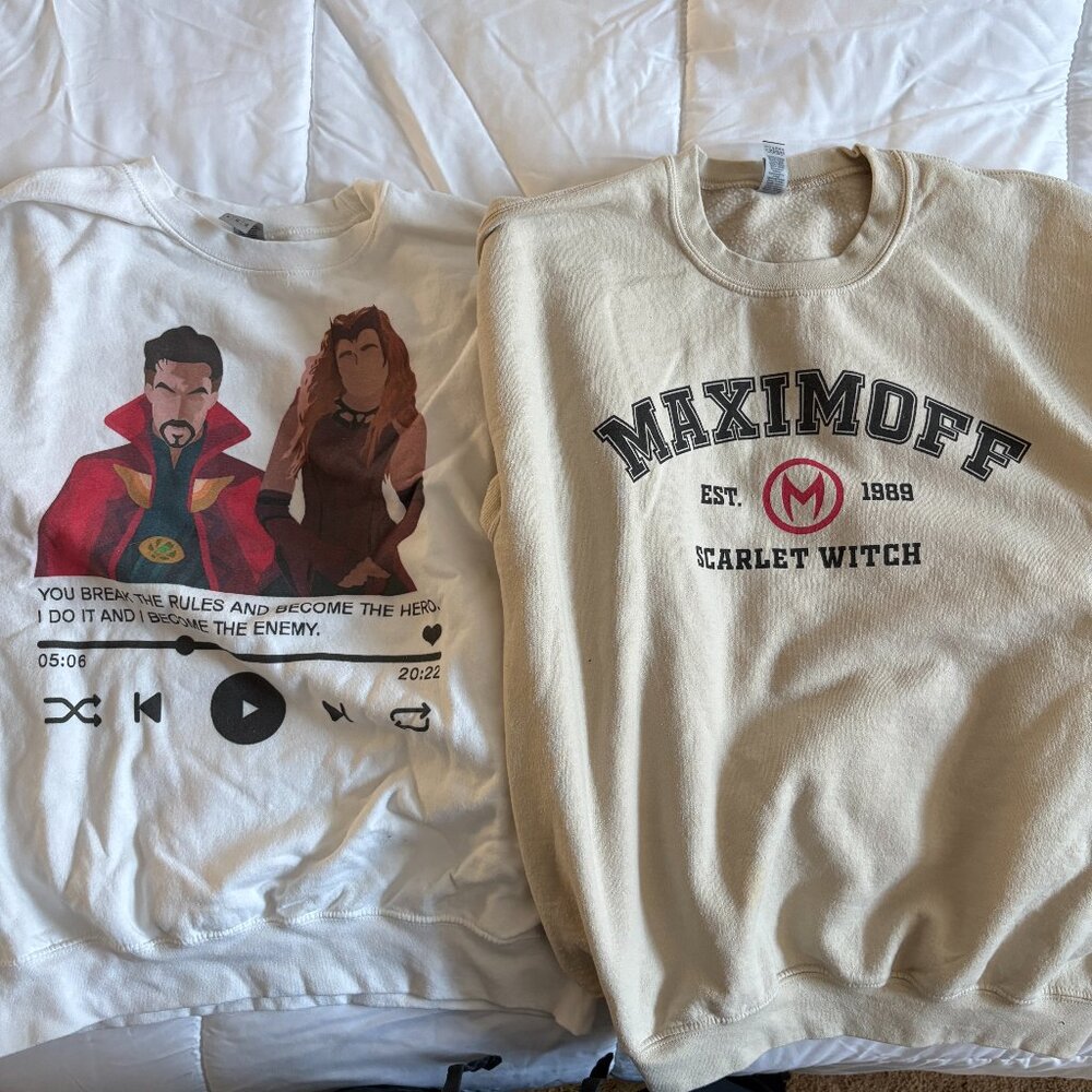 Gildan Scarlet Witch Sweatshirts White Beige Cozy Casual Size Large